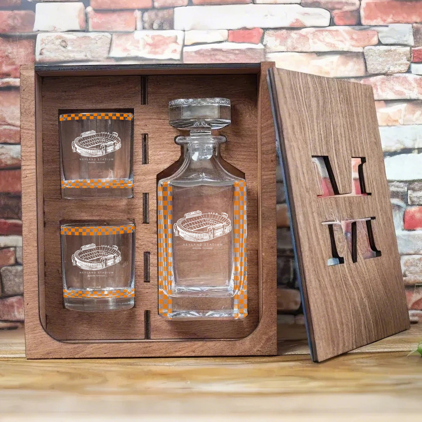 Neyland Stadium - Tennessee Volunteers Whiskey Set